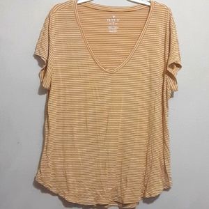 American Eagle Favorite Tee